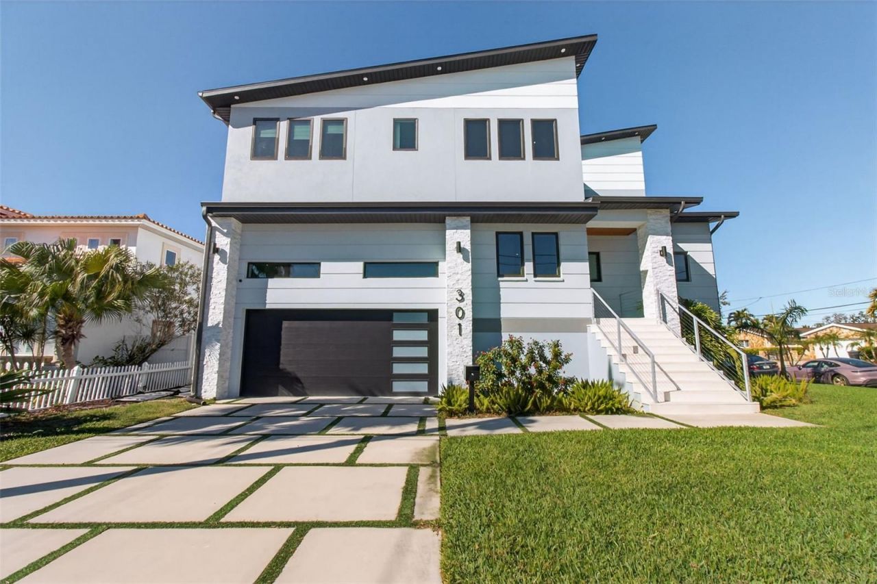 301 79th Street S, Saint Petersburg, FL 33707 Photo