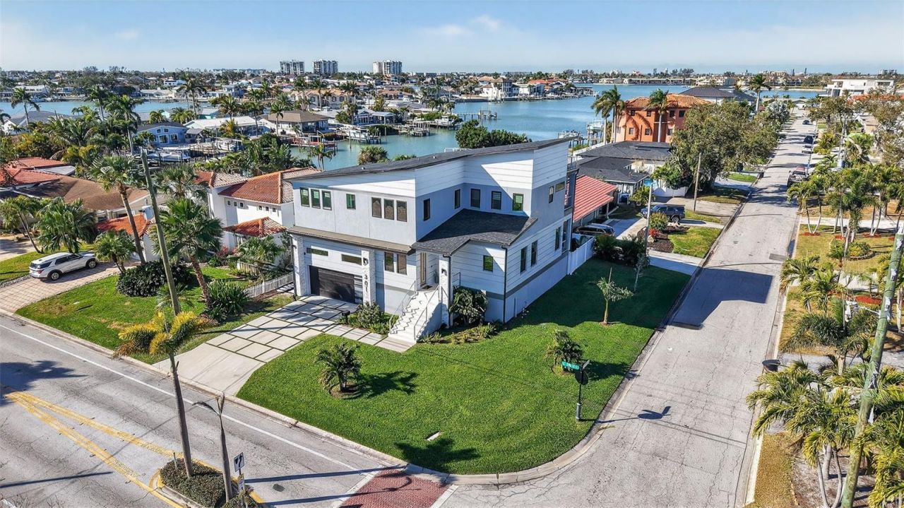 301 79th Street S, Saint Petersburg, FL 33707 Photo