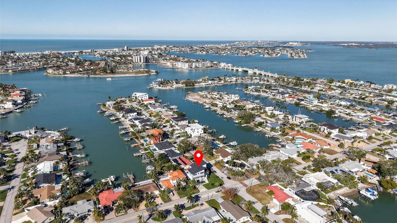 301 79th Street S, Saint Petersburg, FL 33707 Photo