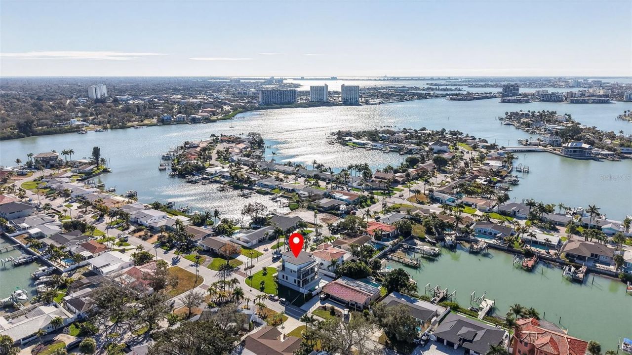 301 79th Street S, Saint Petersburg, FL 33707 Photo