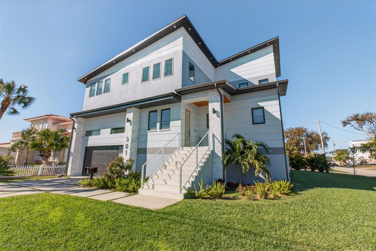 301 79th Street S, Saint Petersburg, FL 33707 Photo