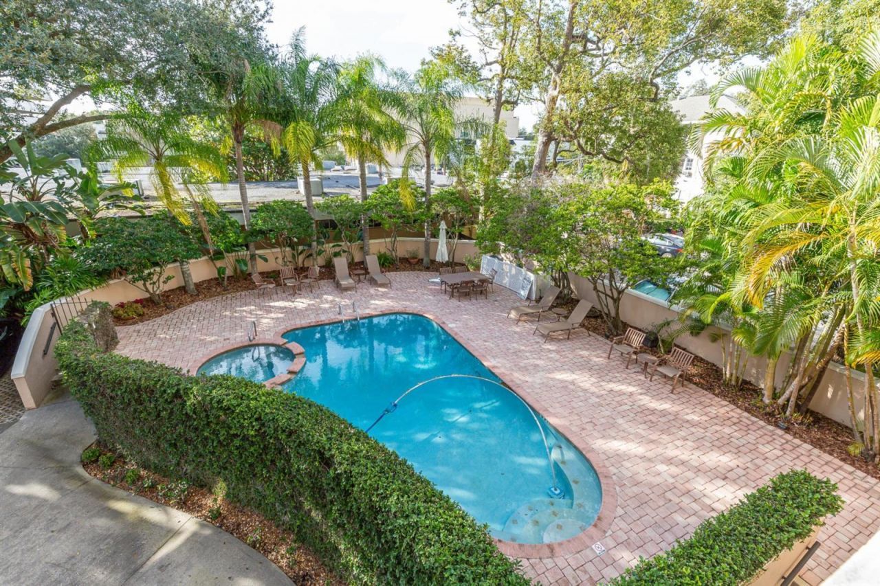 147 S Interlachen Avenue, Unit 202, Winter Park, FL 32789 Photo