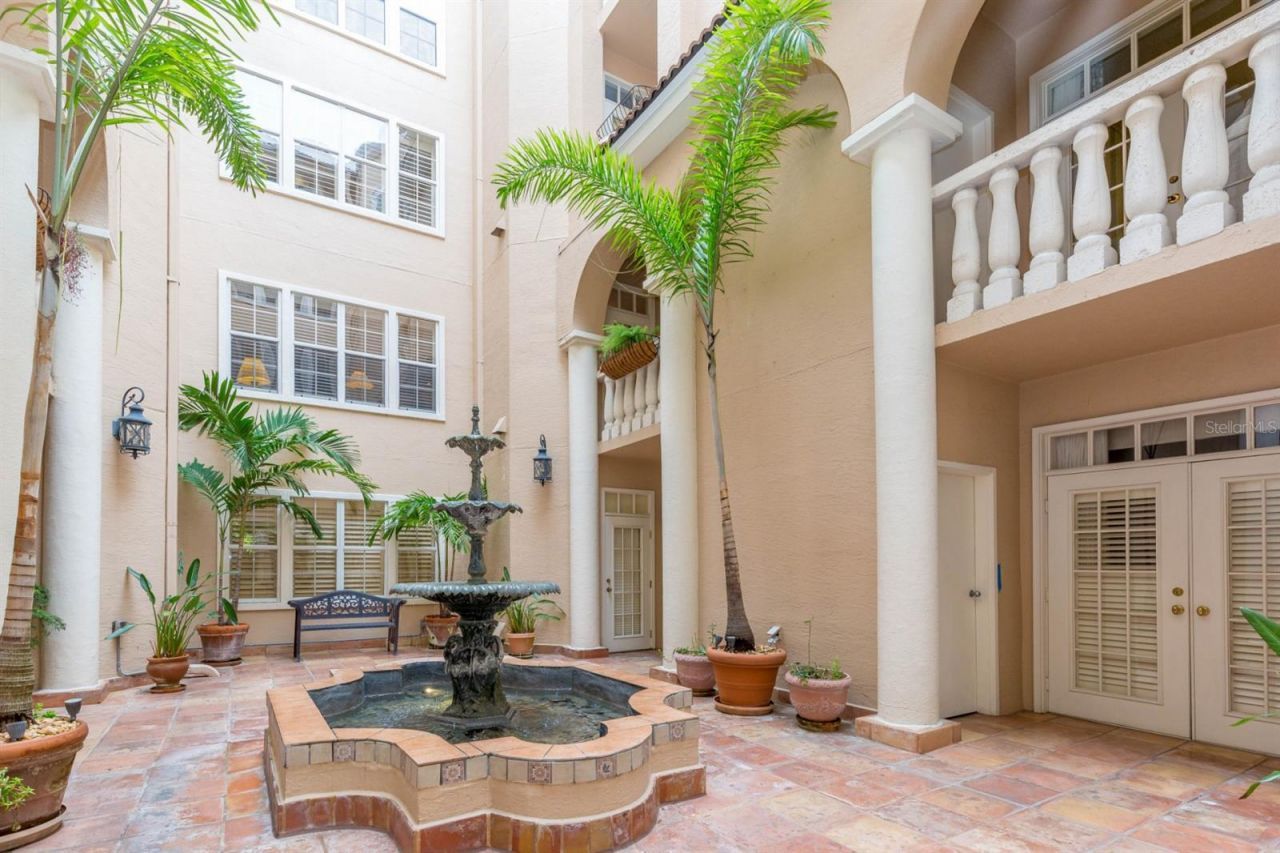 147 S Interlachen Avenue, Unit 202, Winter Park, FL 32789 Photo