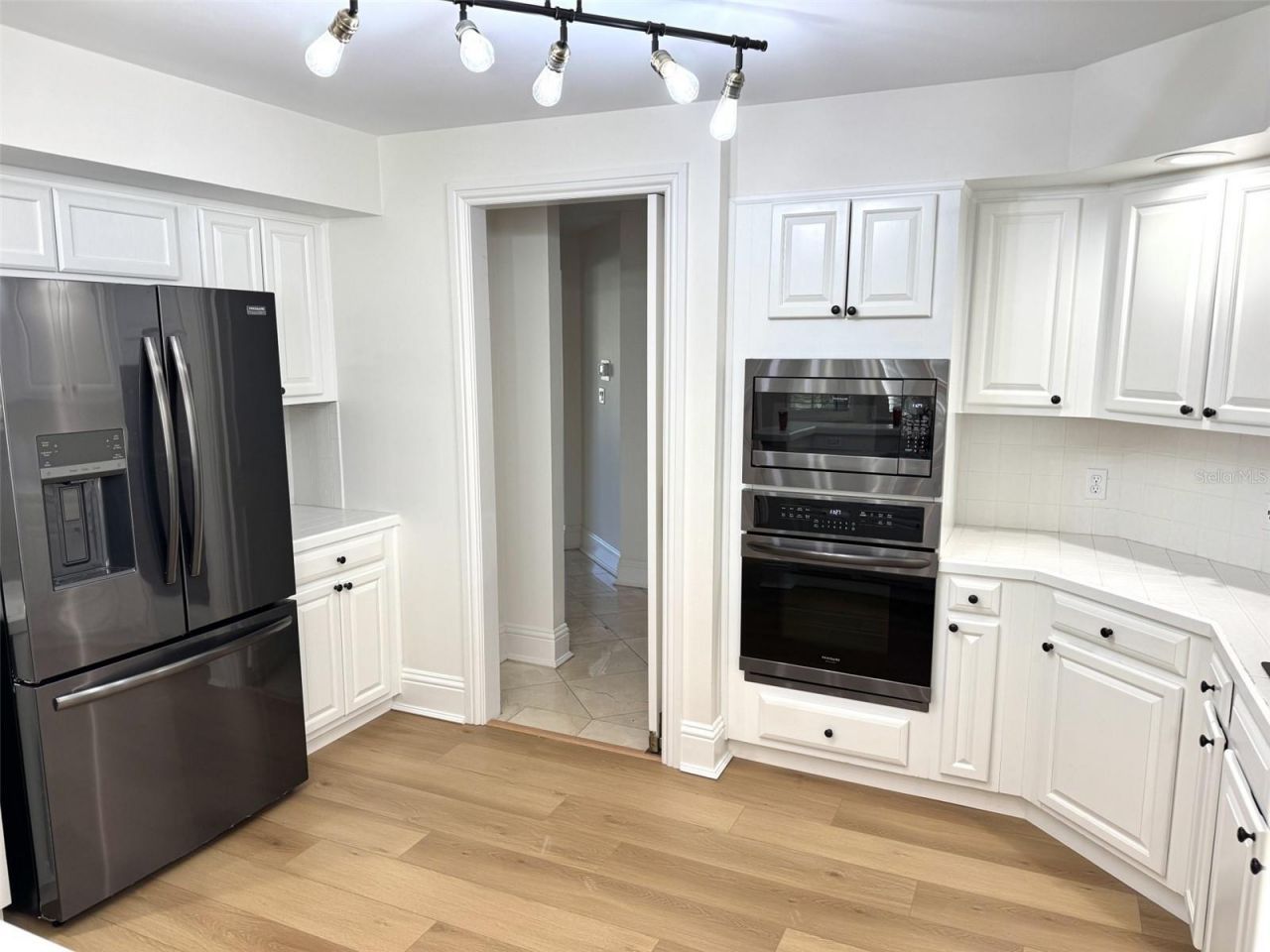 147 S Interlachen Avenue, Unit 202, Winter Park, FL 32789 Photo