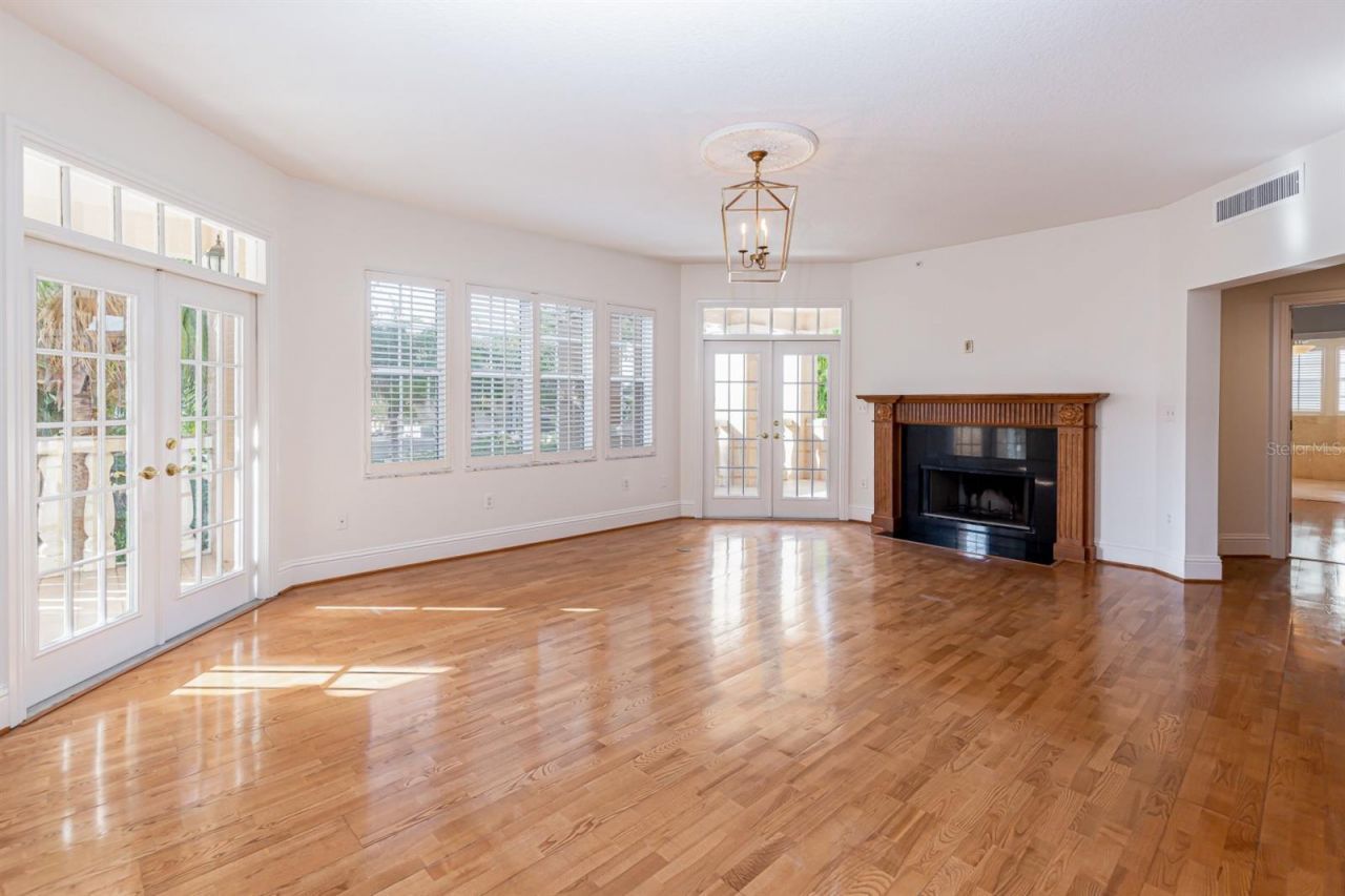 147 S Interlachen Avenue, Unit 202, Winter Park, FL 32789 Photo