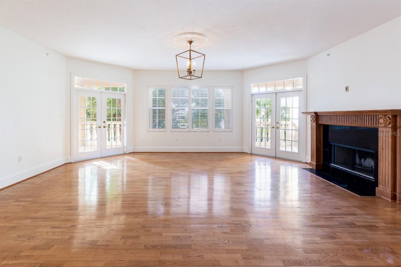 147 S Interlachen Avenue, Unit 202, Winter Park, FL 32789 Photo