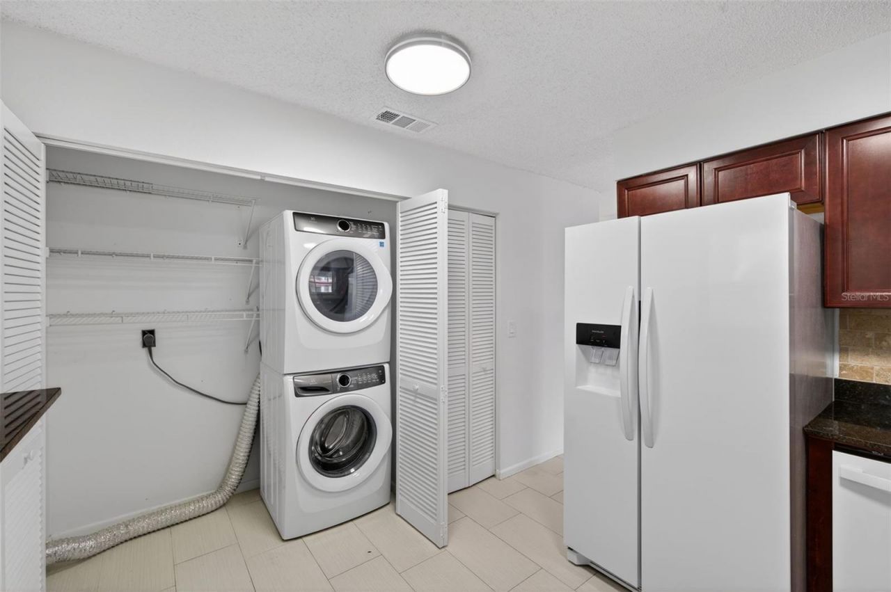 484 Santa Cruz Place Ne, Unit G, Saint Petersburg, FL 33703 Photo