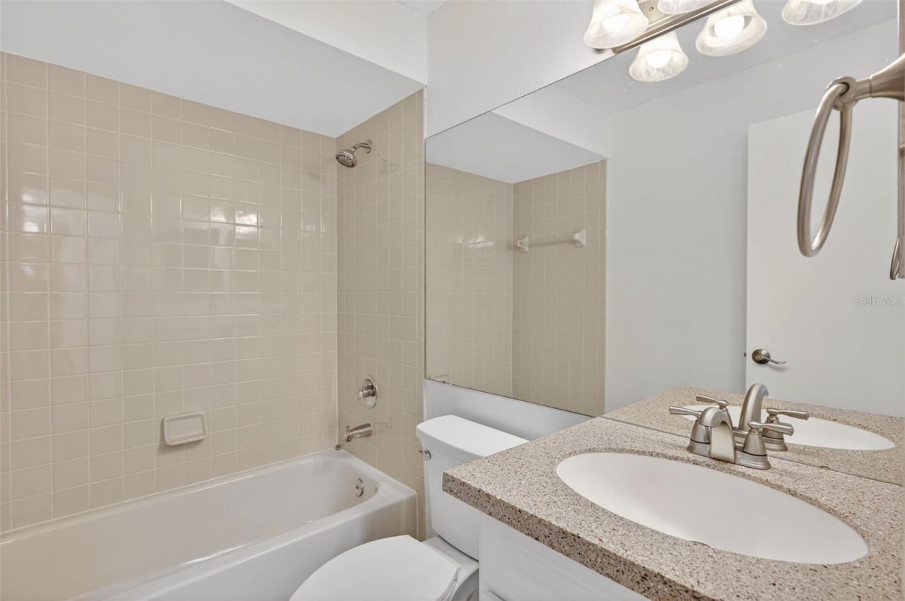 484 Santa Cruz Place Ne, Unit G, Saint Petersburg, FL 33703 Photo