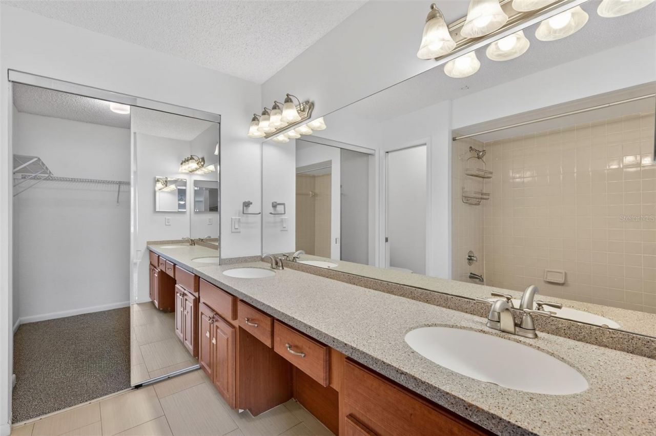 484 Santa Cruz Place Ne, Unit G, Saint Petersburg, FL 33703 Photo