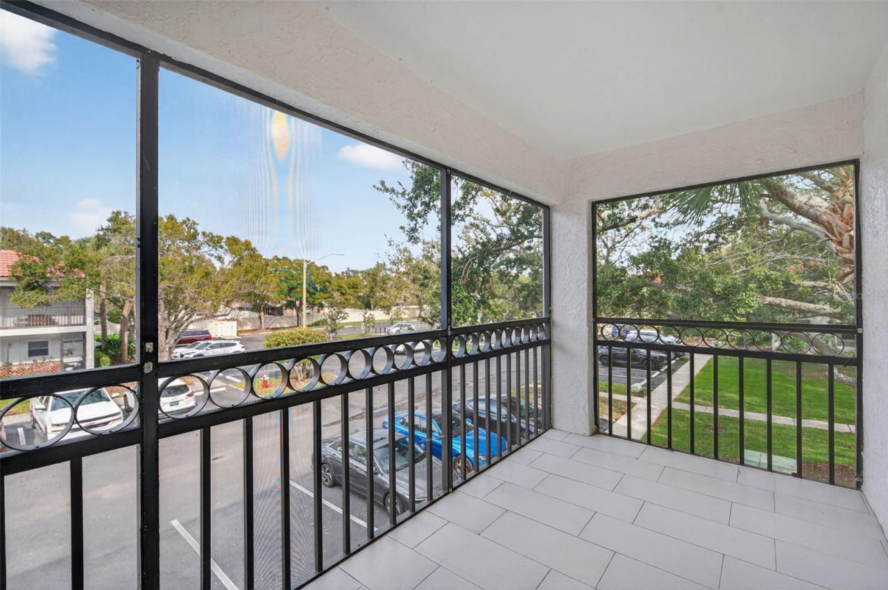 484 Santa Cruz Place Ne, Unit G, Saint Petersburg, FL 33703 Photo