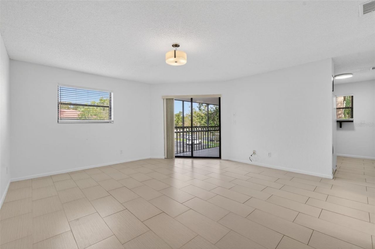 484 Santa Cruz Place Ne, Unit G, Saint Petersburg, FL 33703 Photo