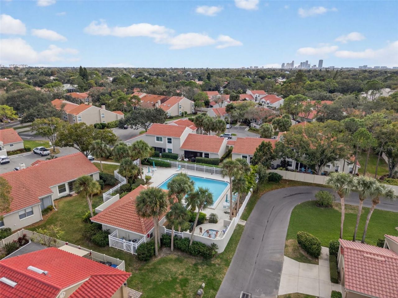 484 Santa Cruz Place Ne, Unit G, Saint Petersburg, FL 33703 Photo