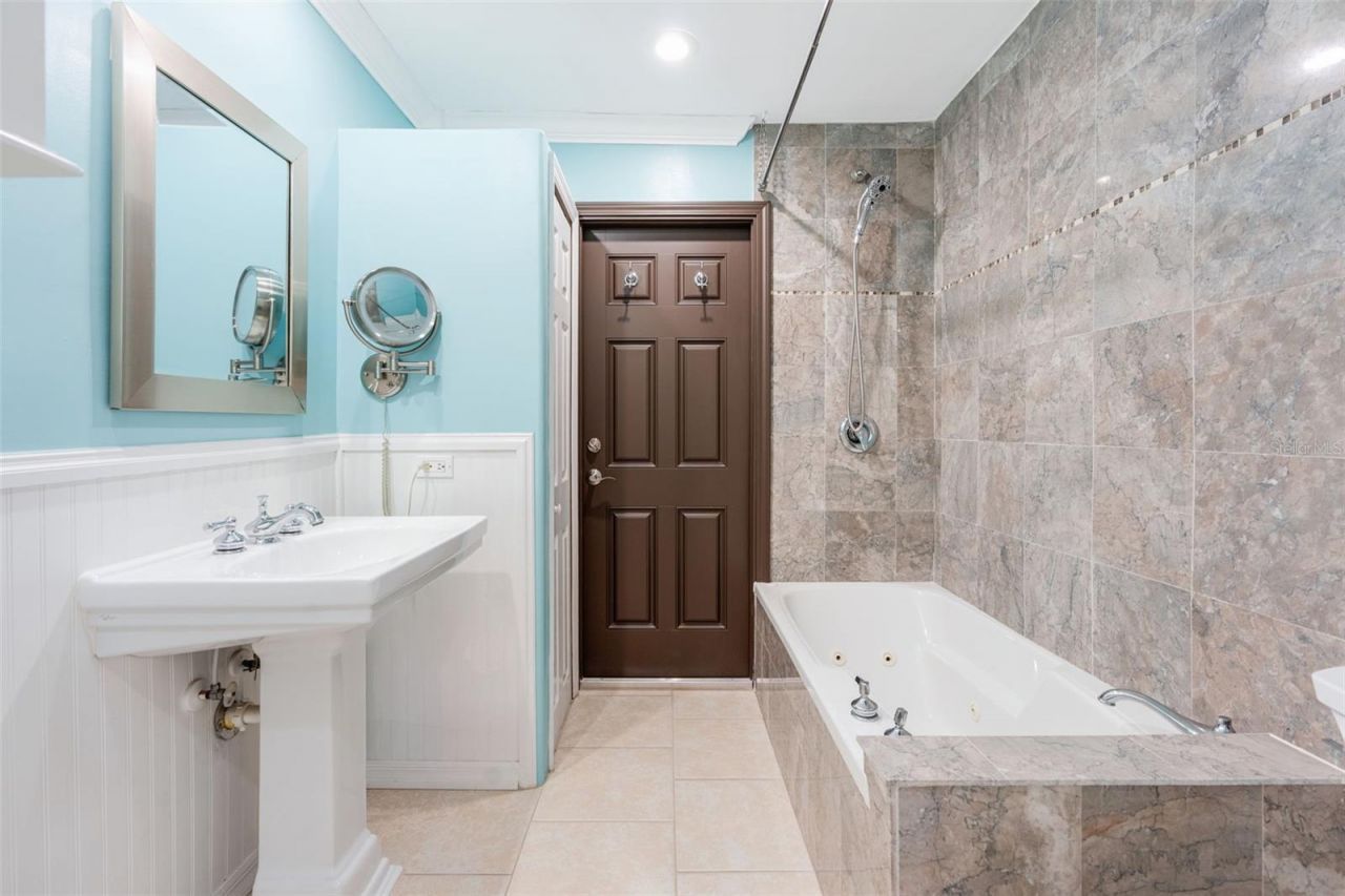 322 NE 29th Terrace, Cape Coral, FL 33909 Photo