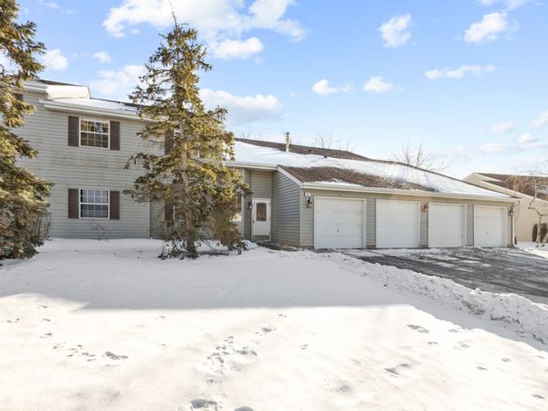 47 E Gant Circle, Unit G, Streamwood, IL 60107