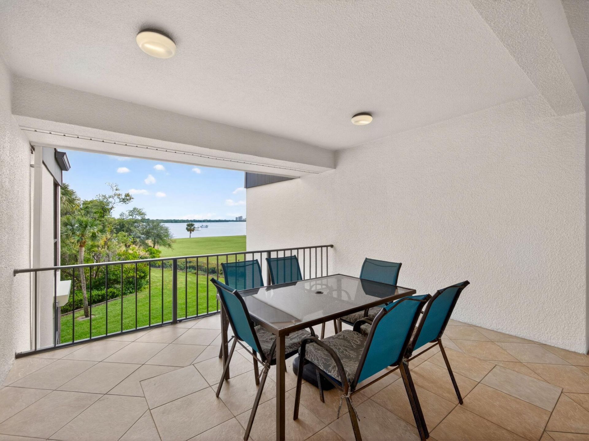 1660 Twelve Oaks Way, Unit 303, North Palm Beach, FL 33408 Photo