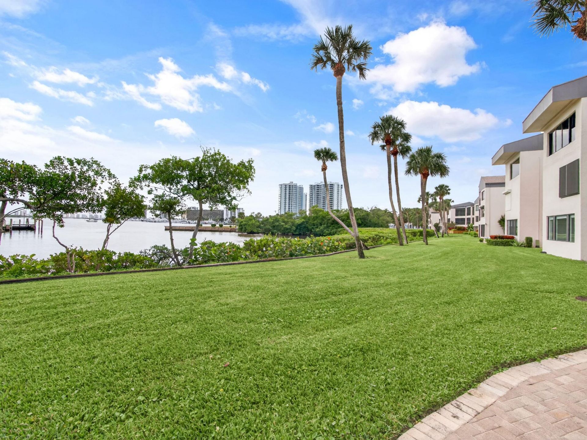 1660 Twelve Oaks Way, Unit 303, North Palm Beach, FL 33408 Photo