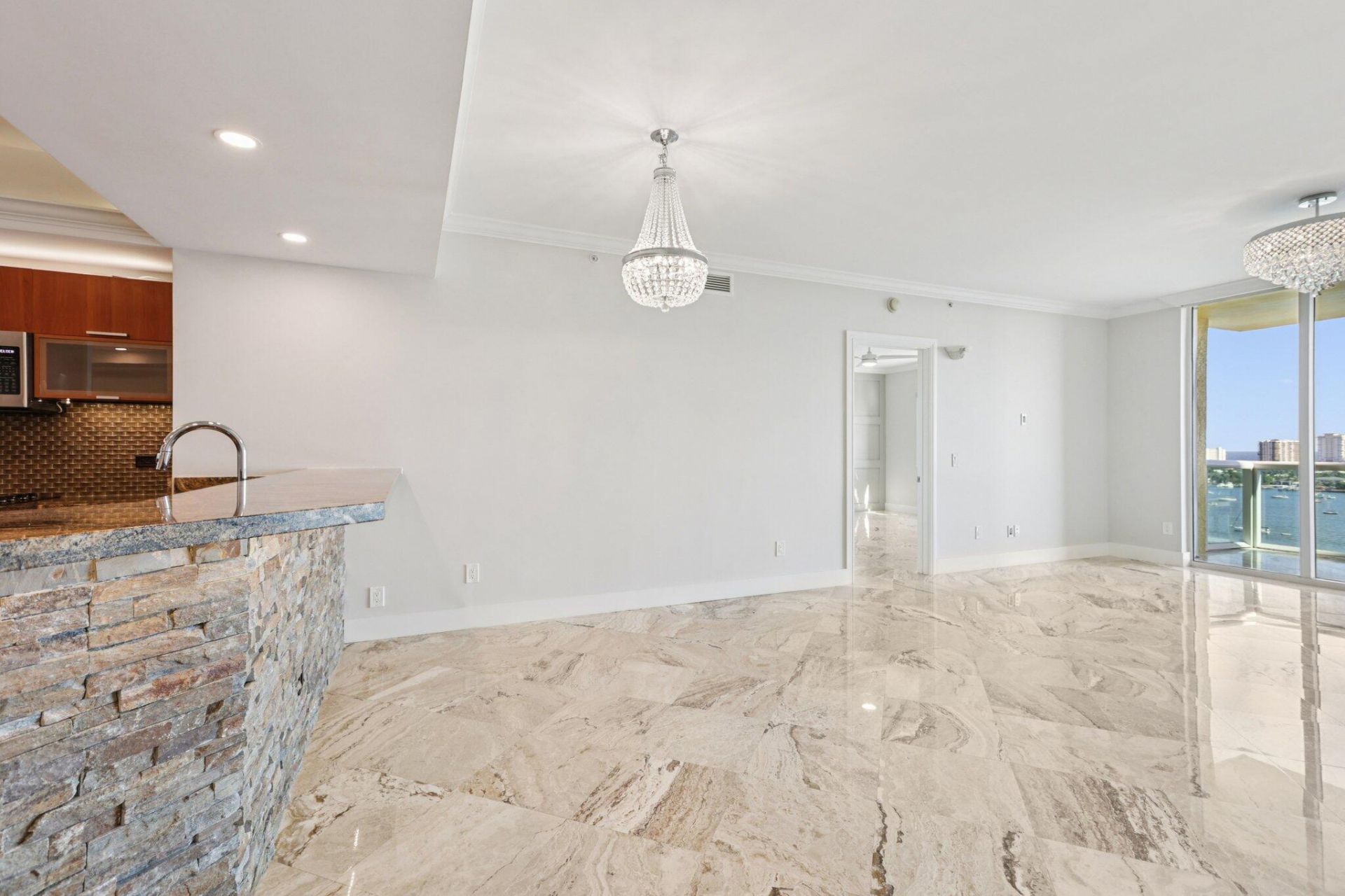 2640 Lake Shore Drive, Unit 1510, Riviera Beach, FL 33404 Photo