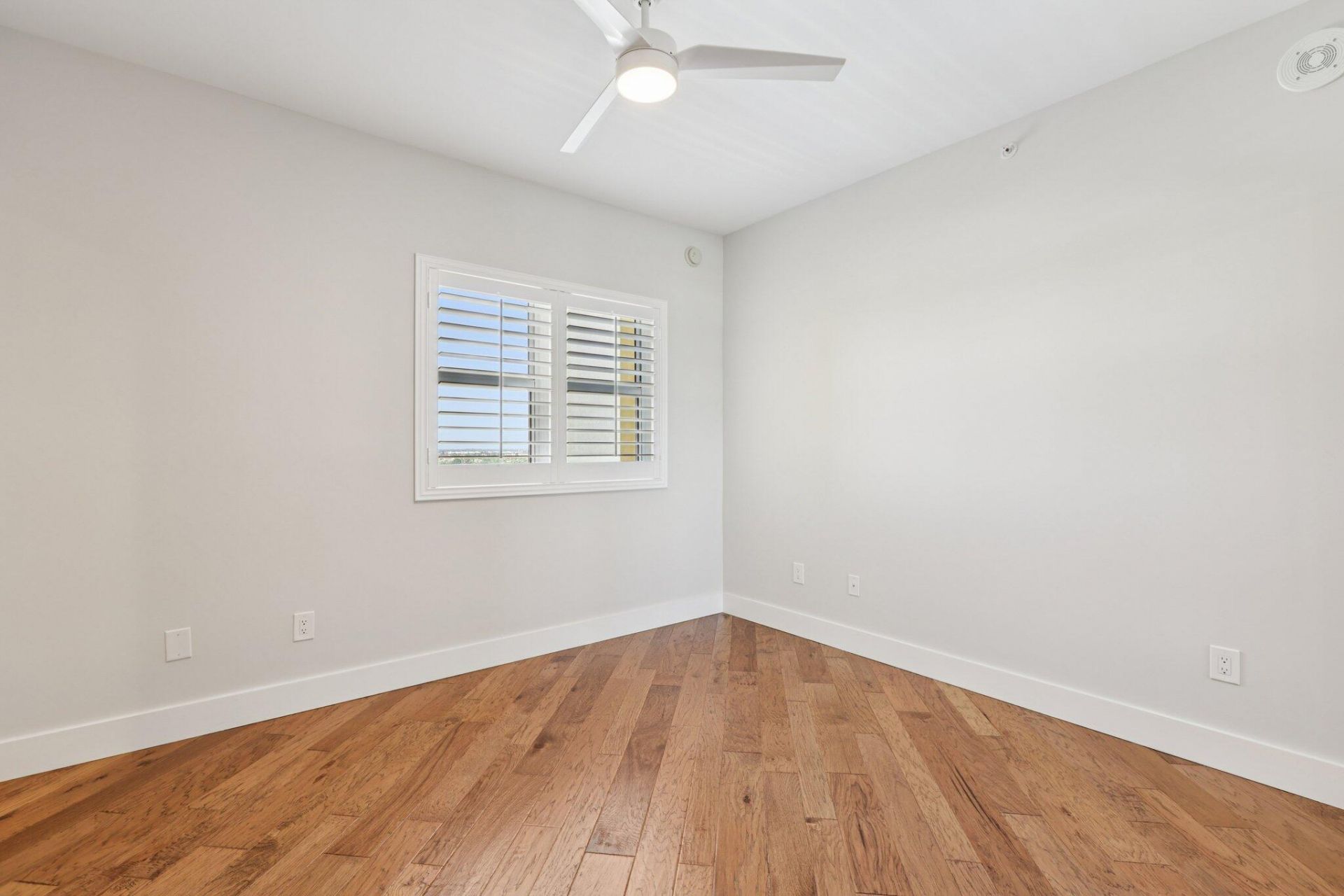 2640 Lake Shore Drive, Unit 1510, Riviera Beach, FL 33404 Photo