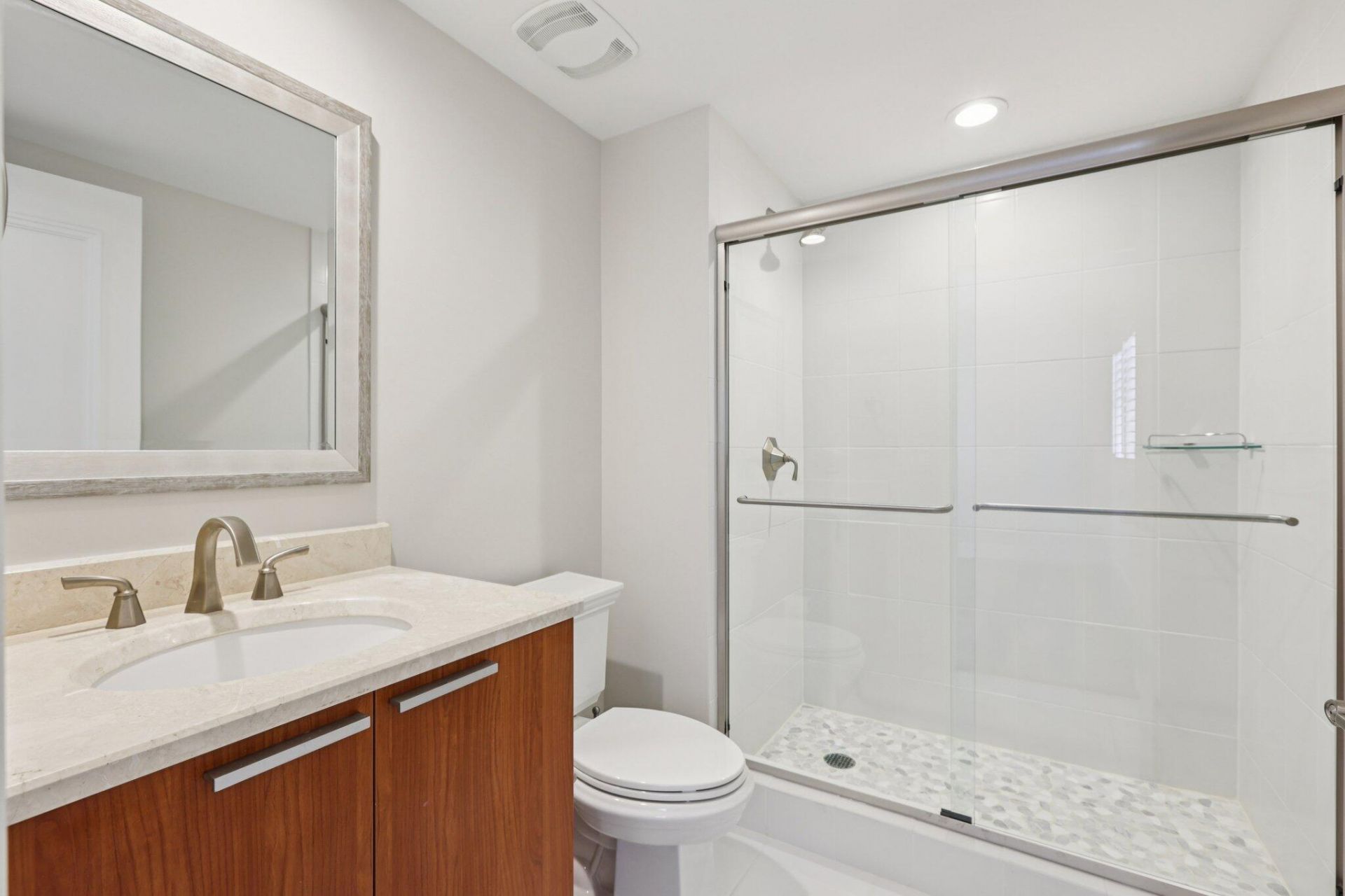 2640 Lake Shore Drive, Unit 1510, Riviera Beach, FL 33404 Photo