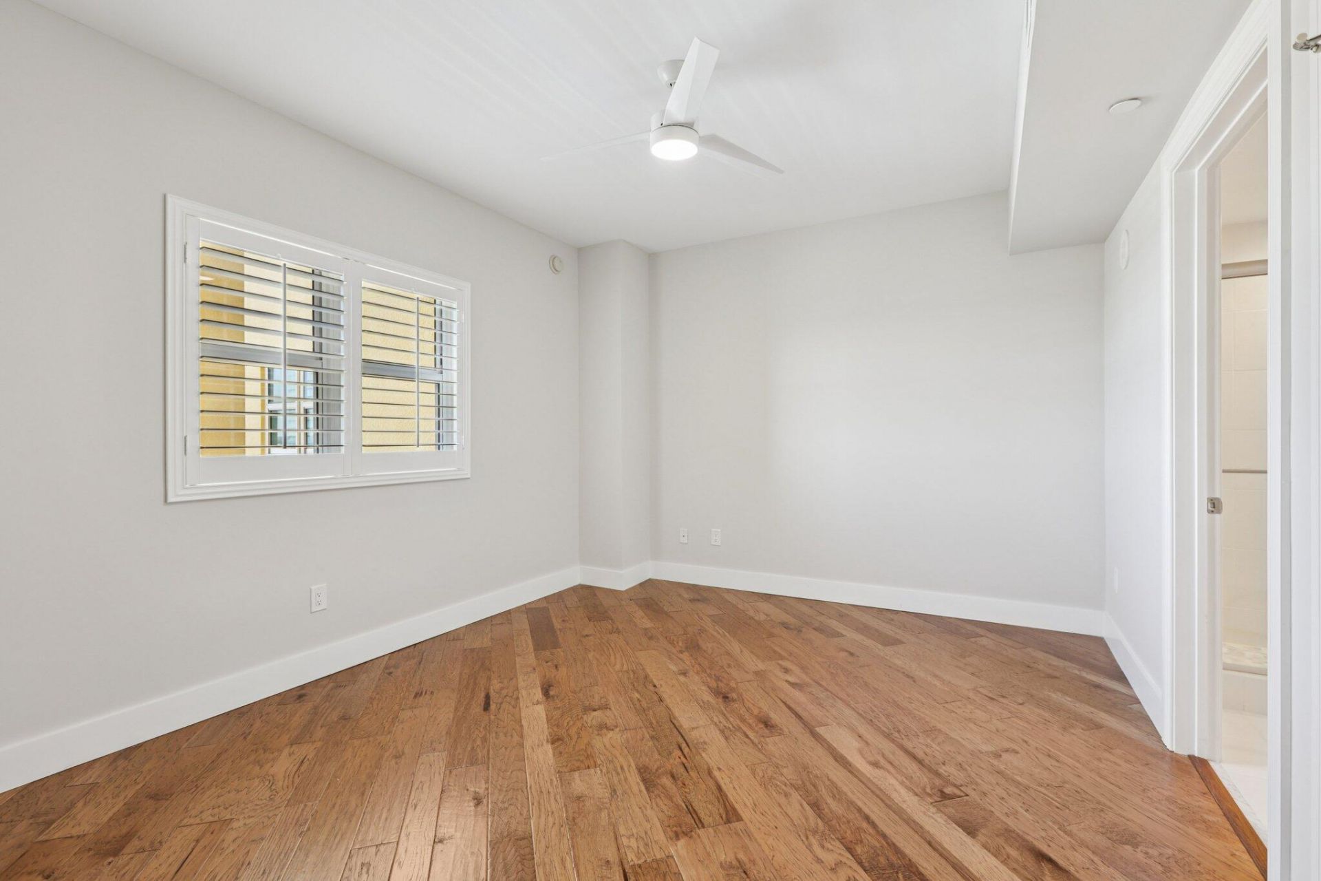 2640 Lake Shore Drive, Unit 1510, Riviera Beach, FL 33404 Photo