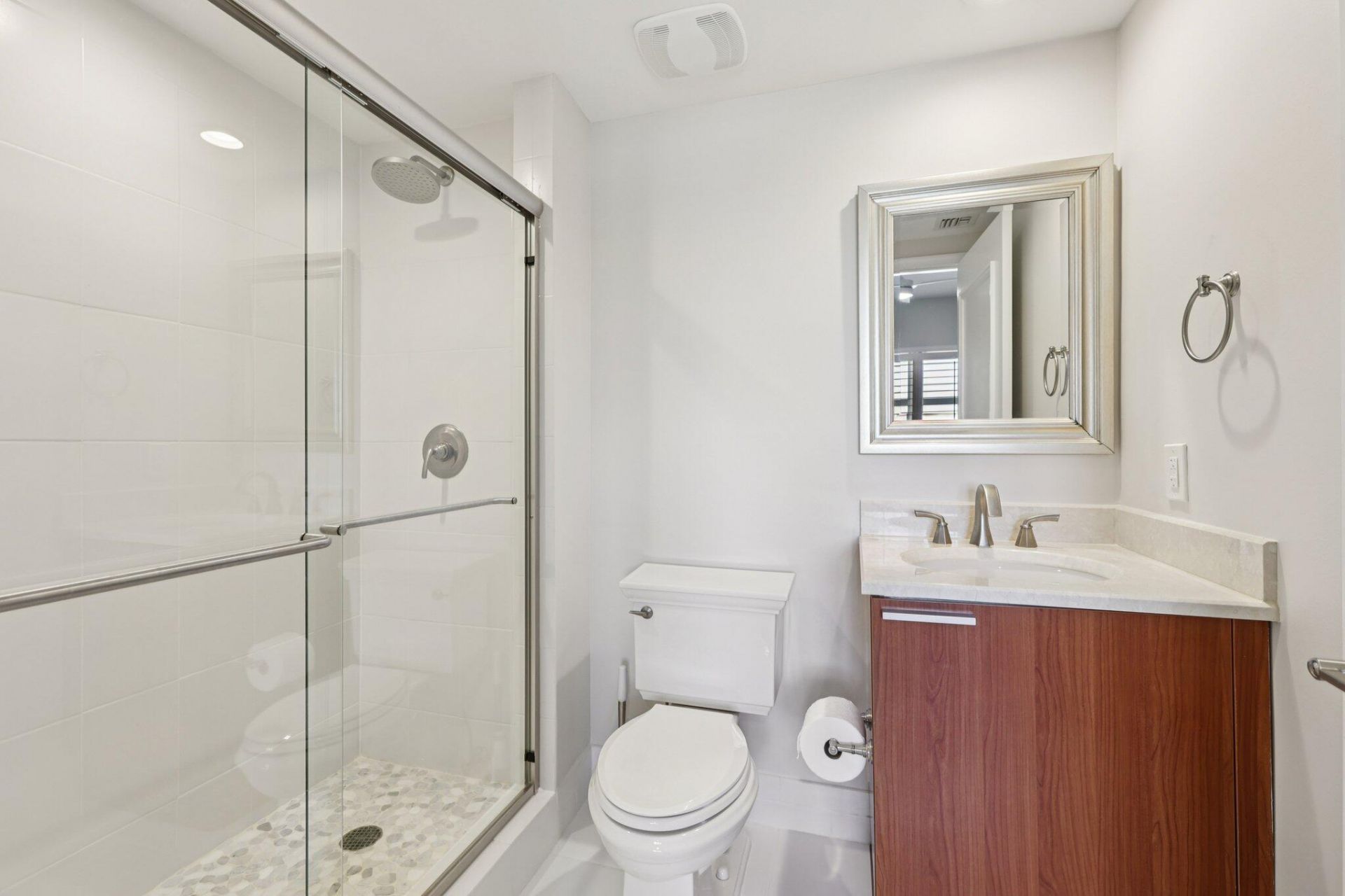 2640 Lake Shore Drive, Unit 1510, Riviera Beach, FL 33404 Photo