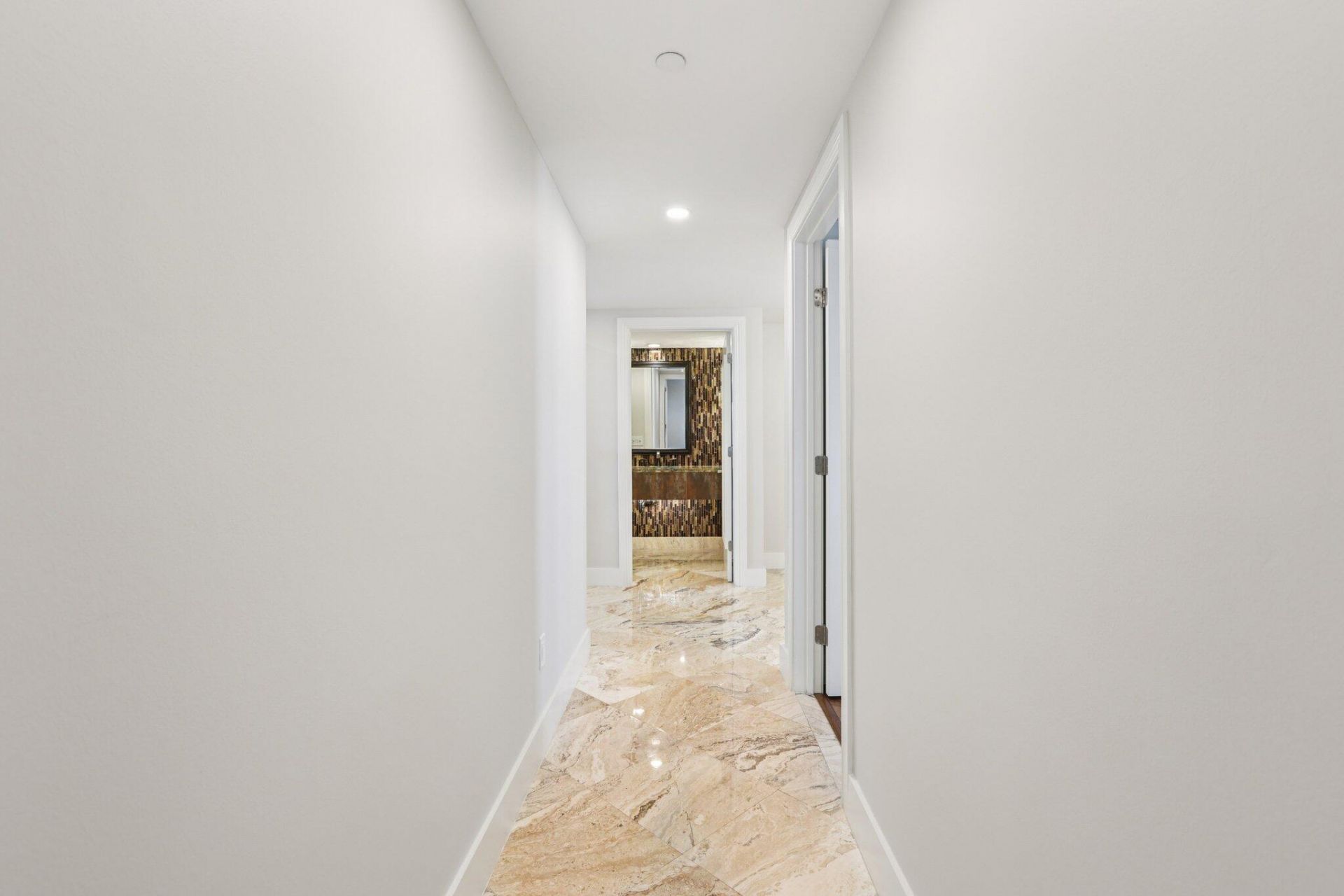 2640 Lake Shore Drive, Unit 1510, Riviera Beach, FL 33404 Photo