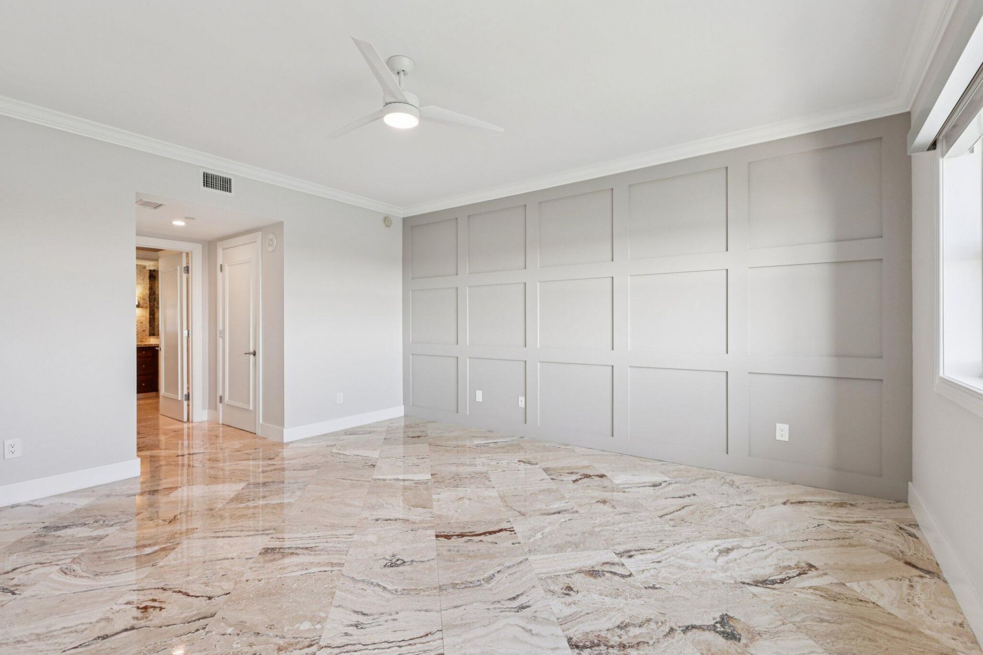 2640 Lake Shore Drive, Unit 1510, Riviera Beach, FL 33404 Photo