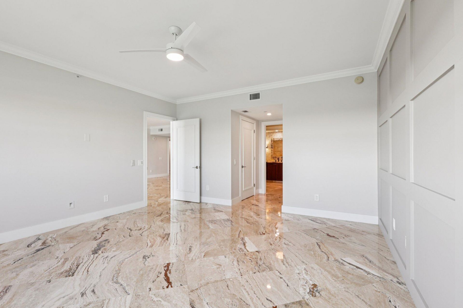 2640 Lake Shore Drive, Unit 1510, Riviera Beach, FL 33404 Photo