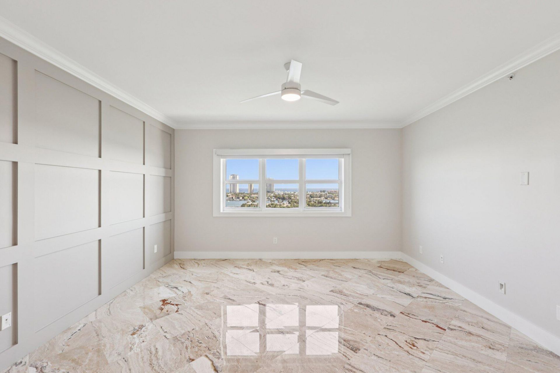 2640 Lake Shore Drive, Unit 1510, Riviera Beach, FL 33404 Photo