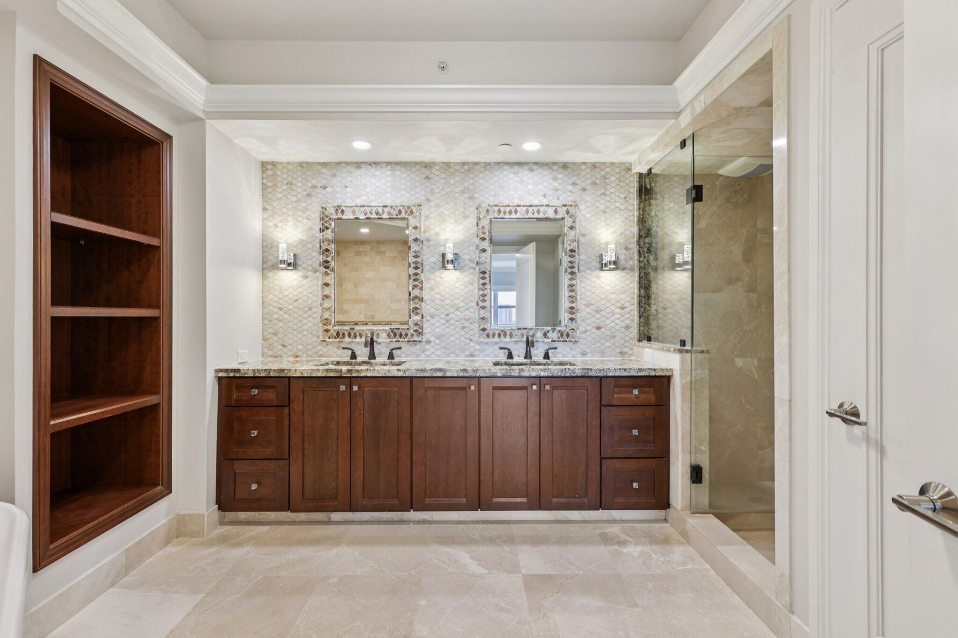 2640 Lake Shore Drive, Unit 1510, Riviera Beach, FL 33404 Photo