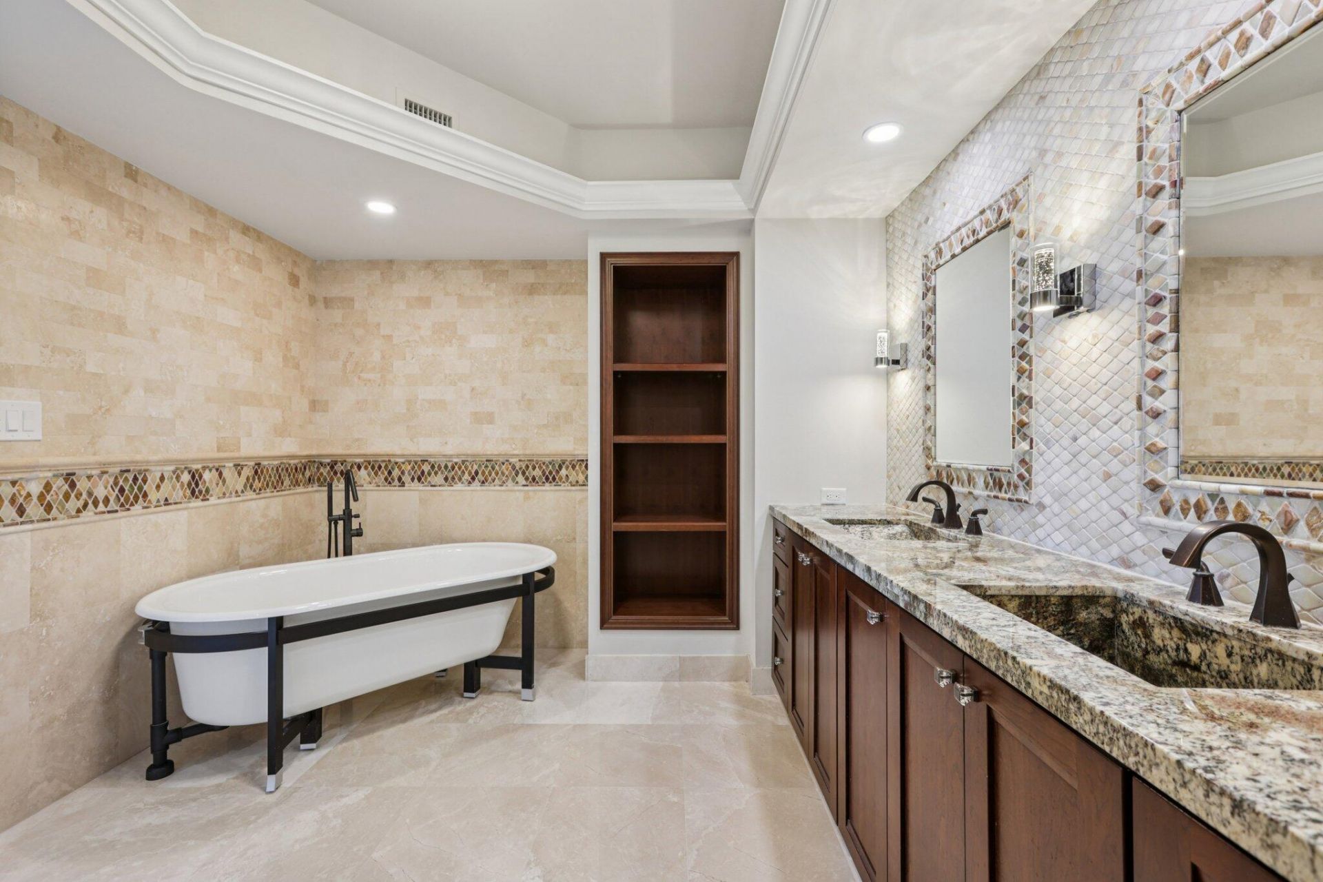 2640 Lake Shore Drive, Unit 1510, Riviera Beach, FL 33404 Photo