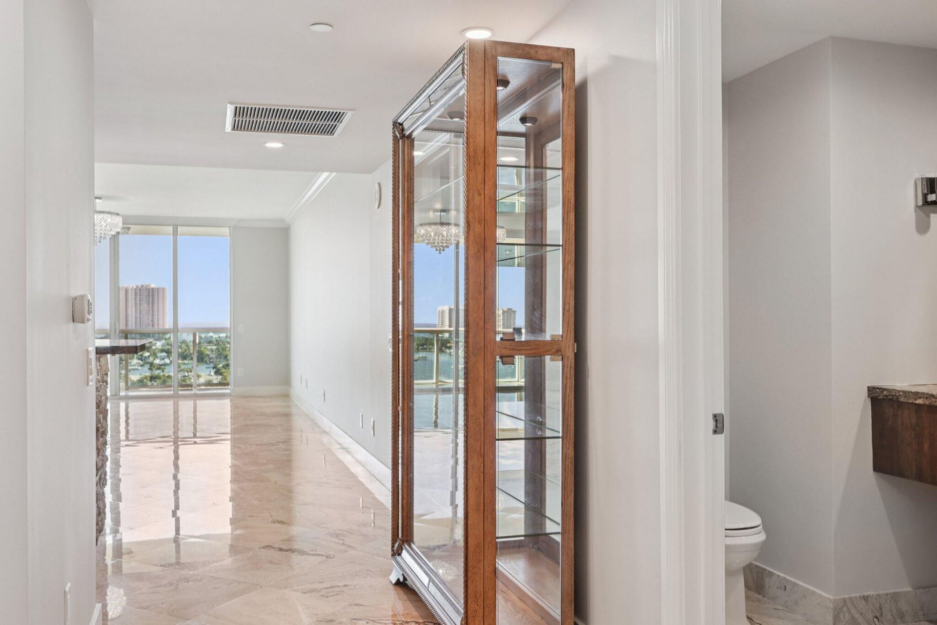 2640 Lake Shore Drive, Unit 1510, Riviera Beach, FL 33404 Photo