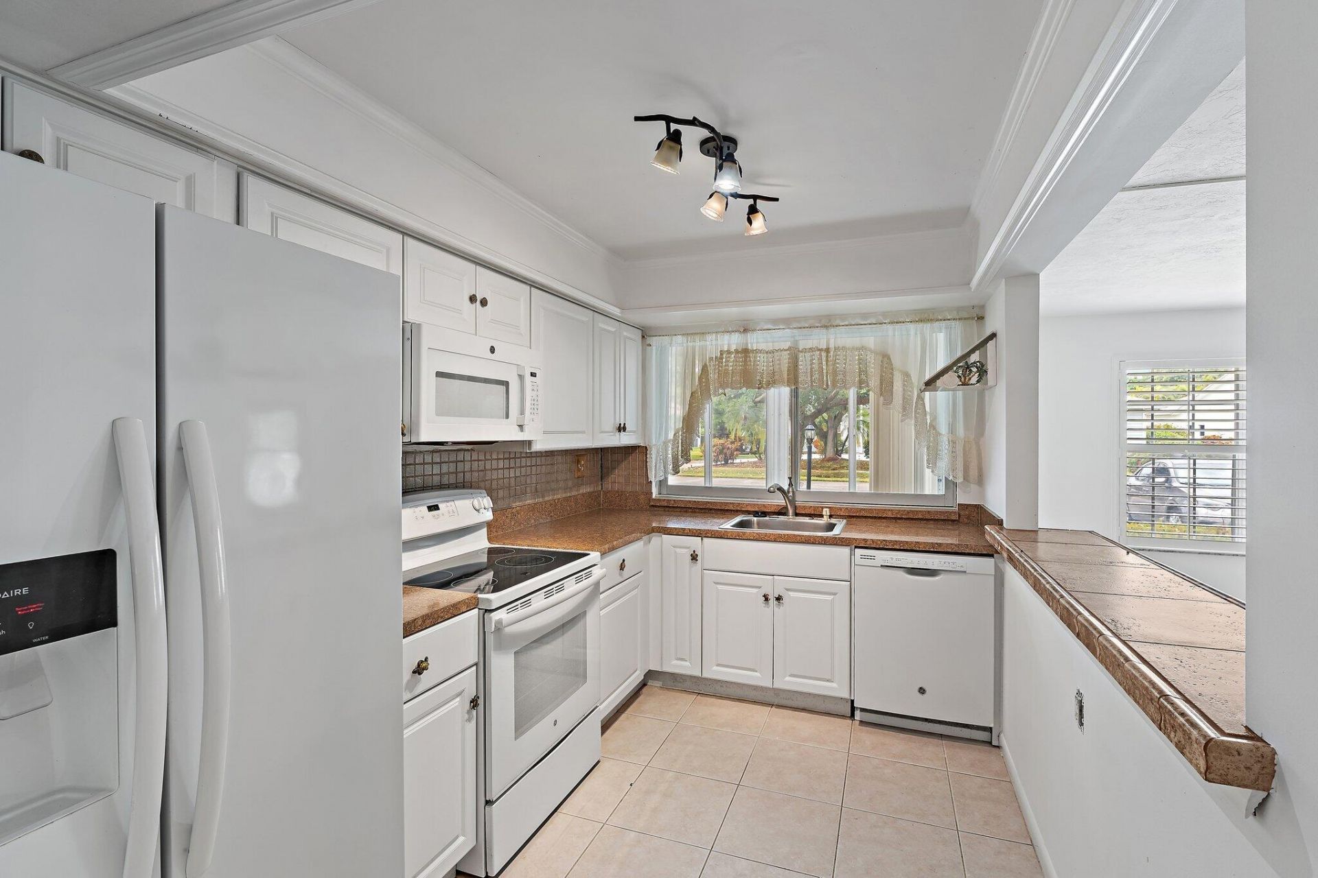 5570 Tamberlane Circle, Unit 131, Palm Beach Gardens, FL 33418 Photo