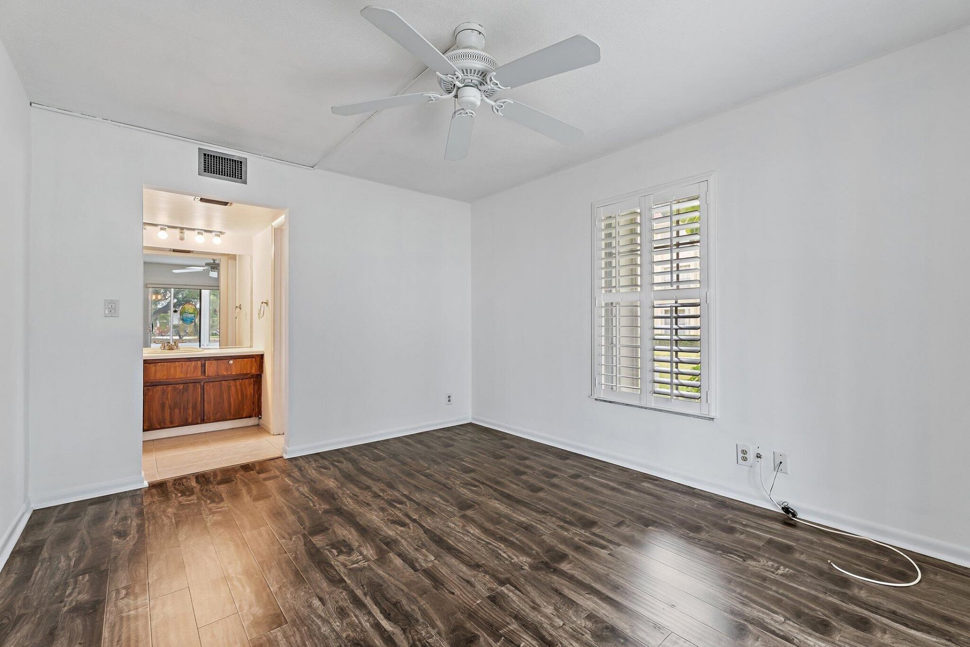 5570 Tamberlane Circle, Unit 131, Palm Beach Gardens, FL 33418 Photo