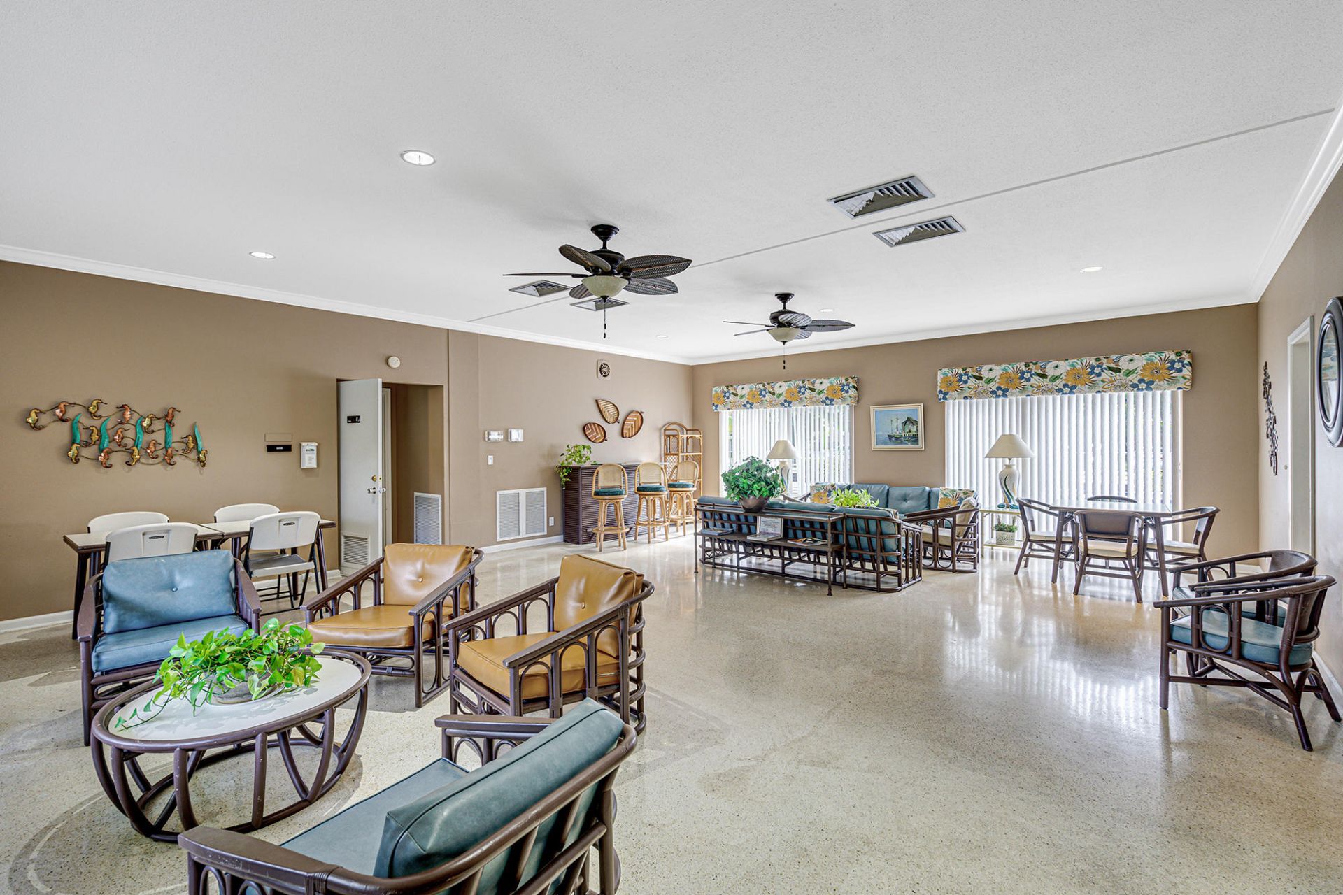 5570 Tamberlane Circle, Unit 131, Palm Beach Gardens, FL 33418 Photo