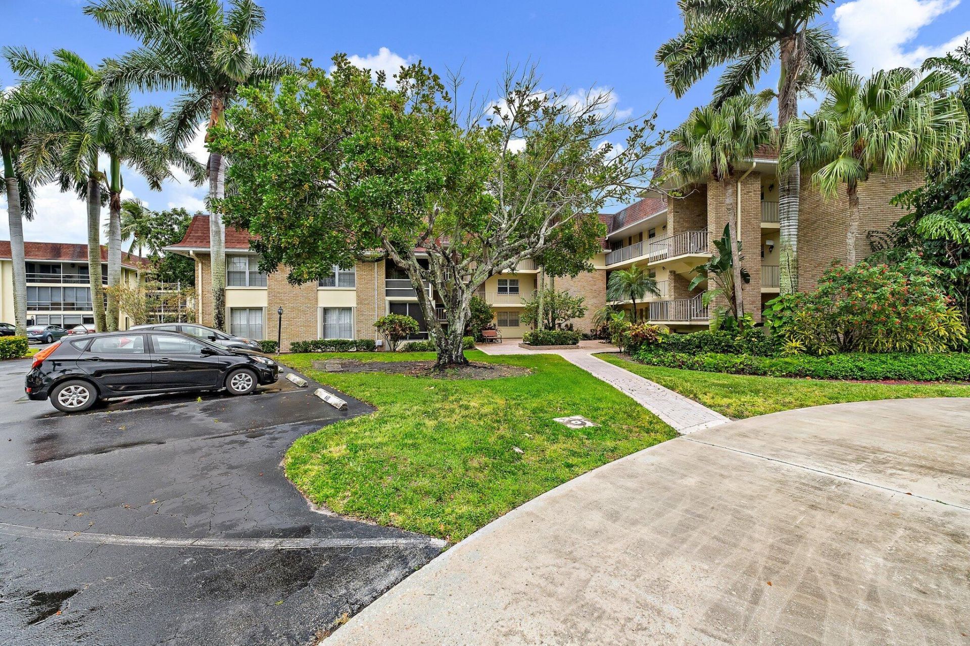 5570 Tamberlane Circle, Unit 131, Palm Beach Gardens, FL 33418 Photo