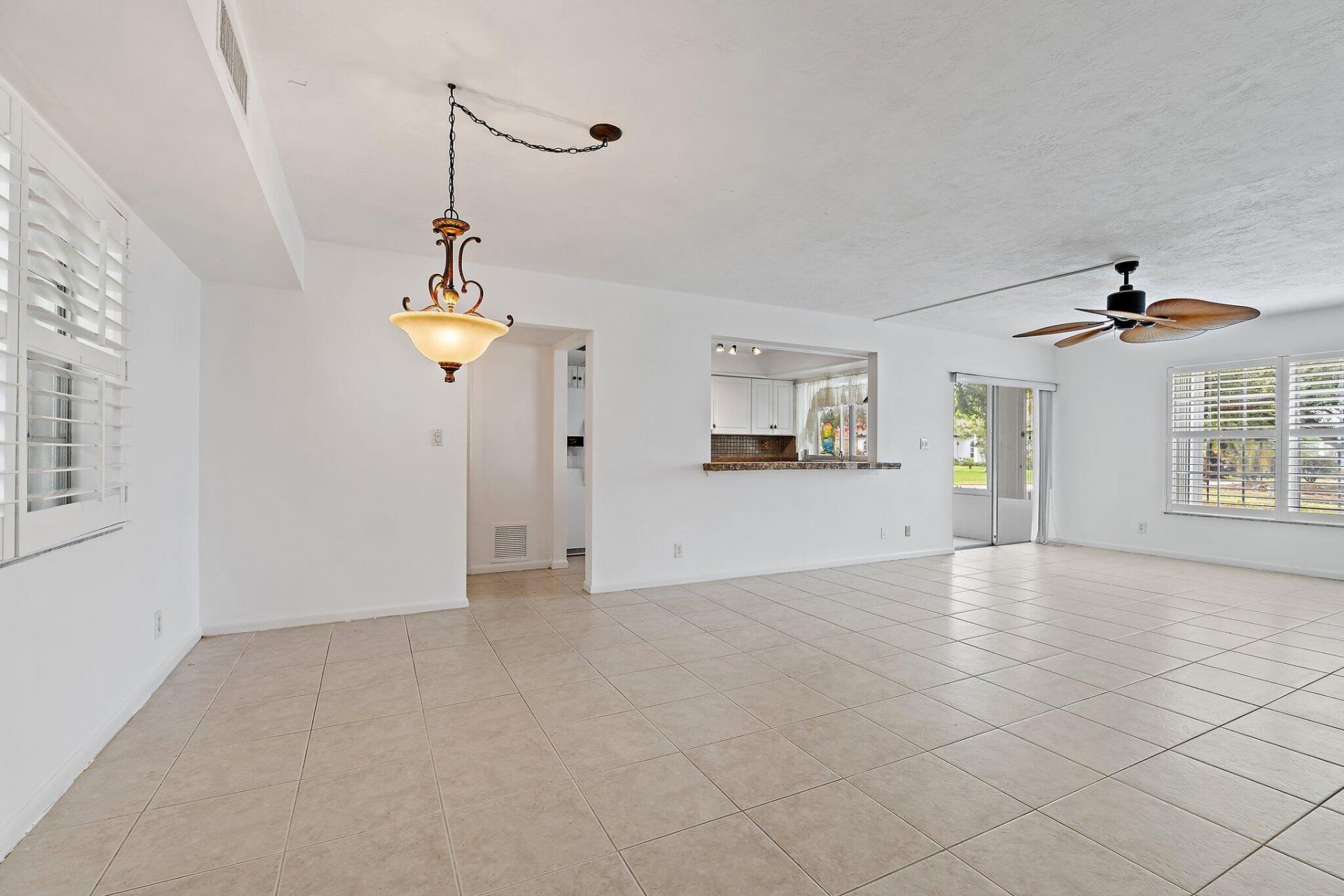 5570 Tamberlane Circle, Unit 131, Palm Beach Gardens, FL 33418 Photo