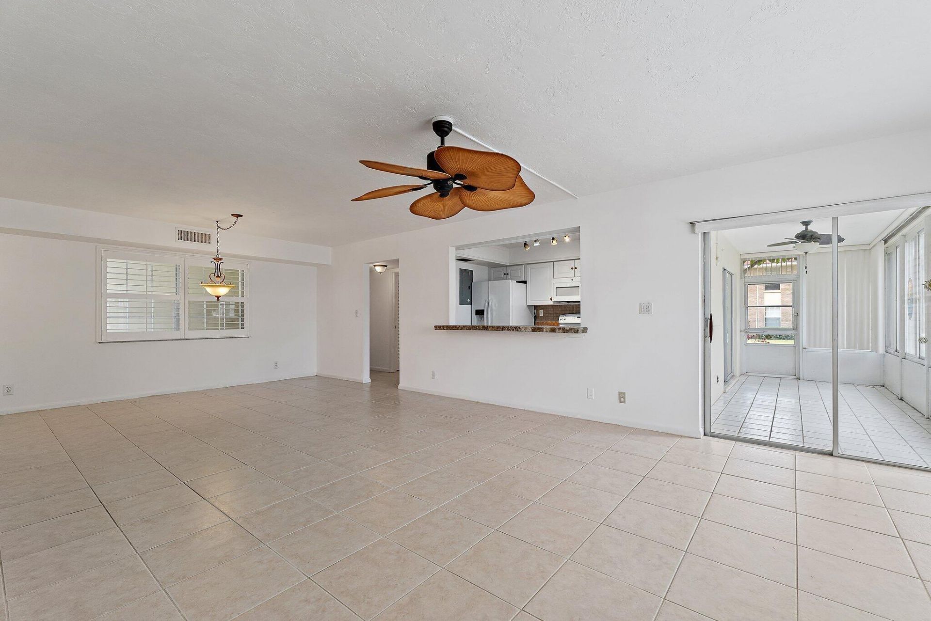 5570 Tamberlane Circle, Unit 131, Palm Beach Gardens, FL 33418 Photo