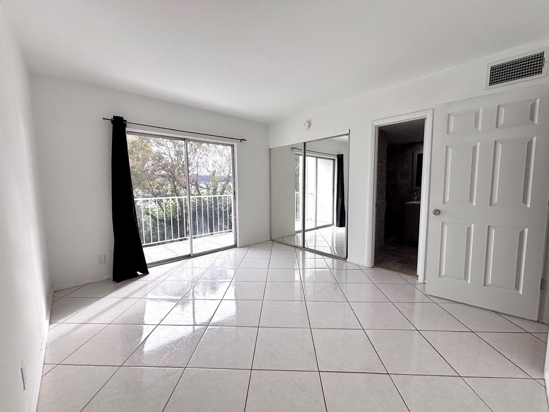 1407 NE 56th Street, Unit 315, Fort Lauderdale, FL 33334 Photo