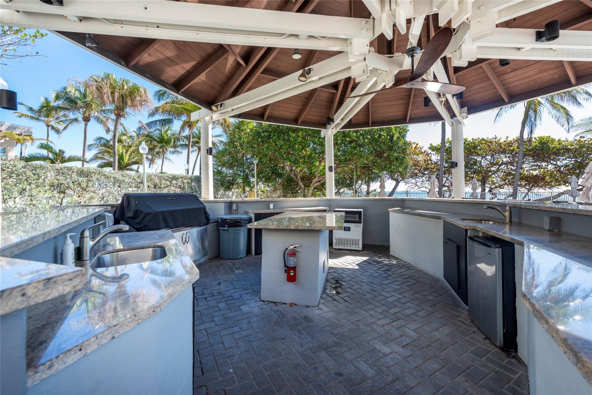 1905 N Ocean Boulevard, Unit 3A, Fort Lauderdale, FL 33305 Photo