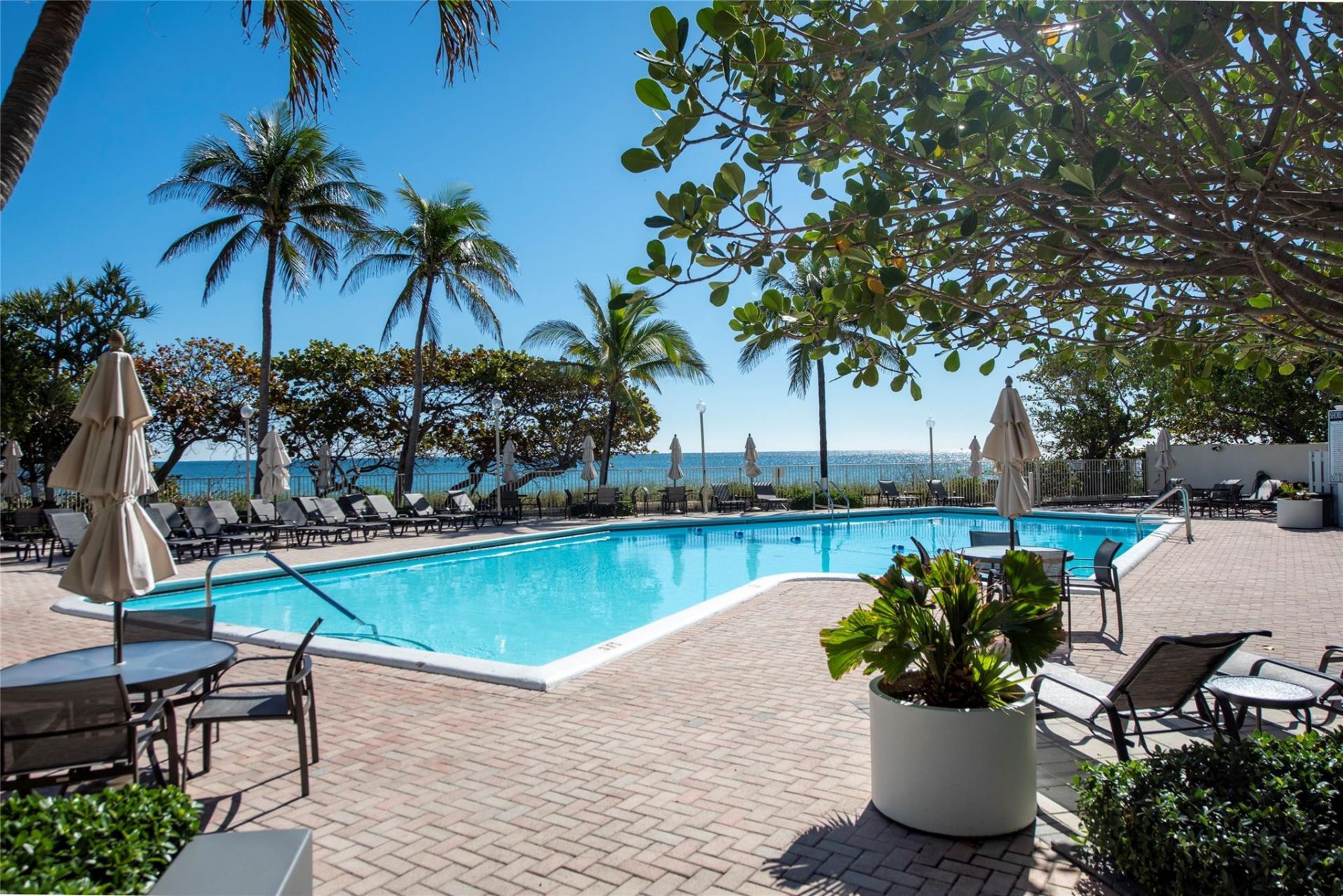 1905 N Ocean Boulevard, Unit 3A, Fort Lauderdale, FL 33305 Photo