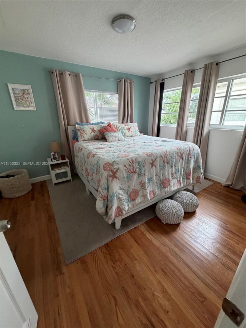 8345 Byron Ave , Unit 3, Miami Beach, FL 33141 Photo