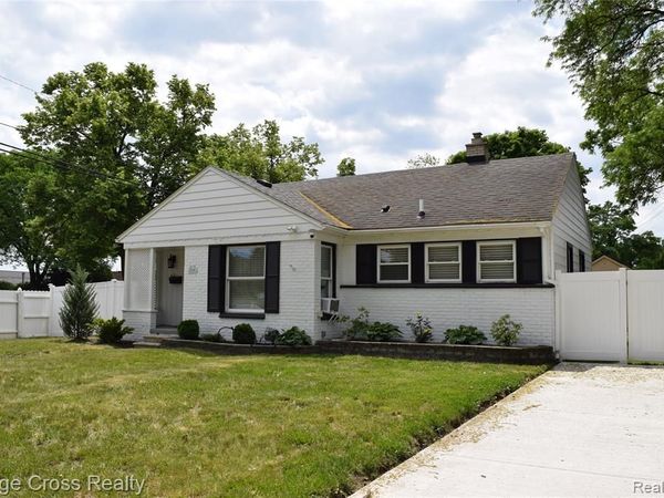 2896 Dorchester Road, Birmingham, MI 48009