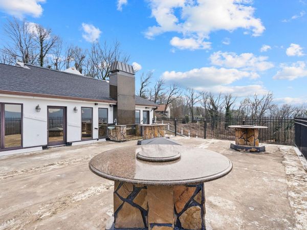 551 W Shadowlawn Drive, Chattanooga, TN 37404