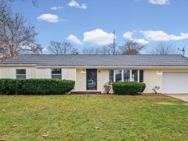 1821 ALDER Lane, Champaign, IL 61821