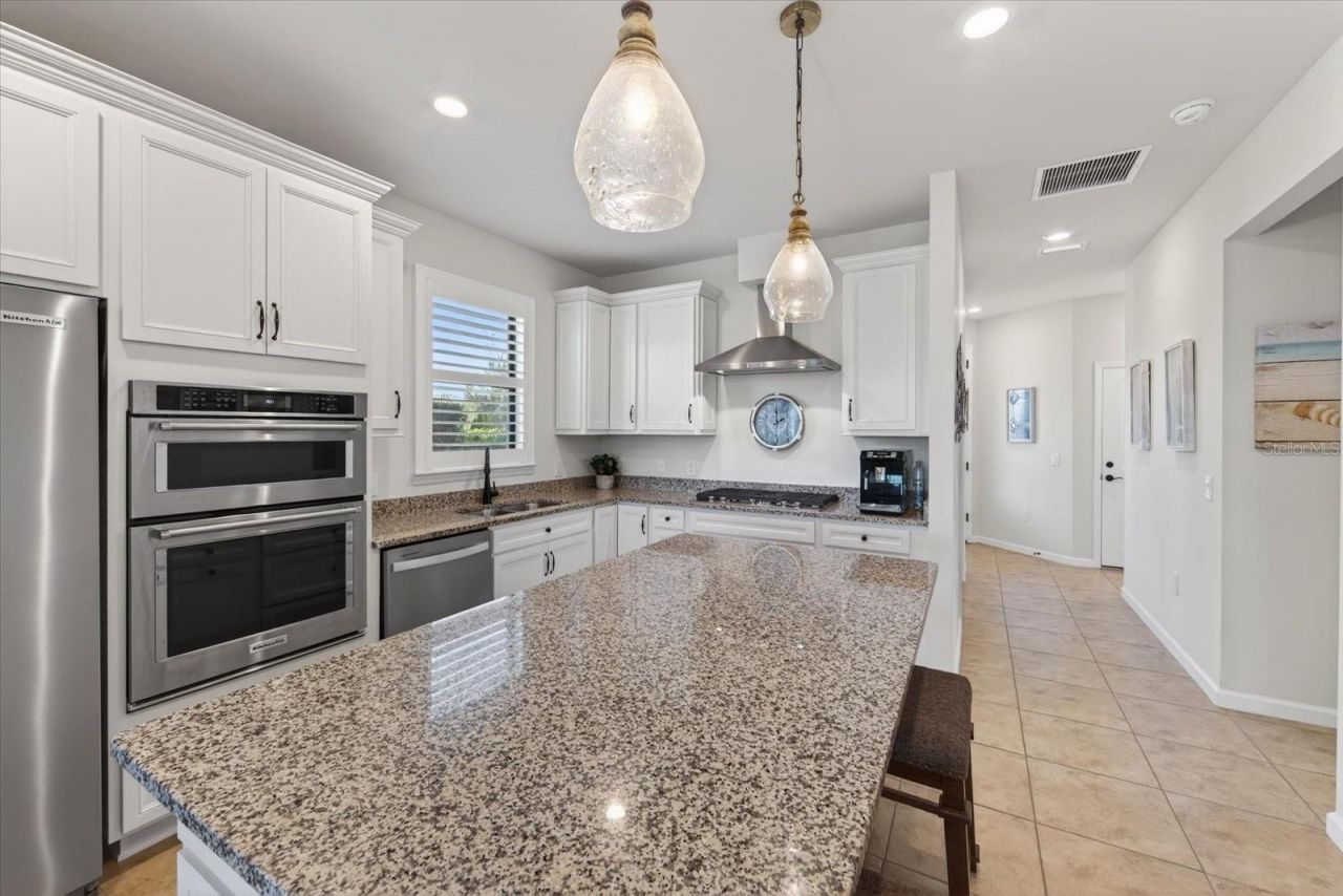 17725 Northwood Pl., Bradenton, FL 34202 Photo