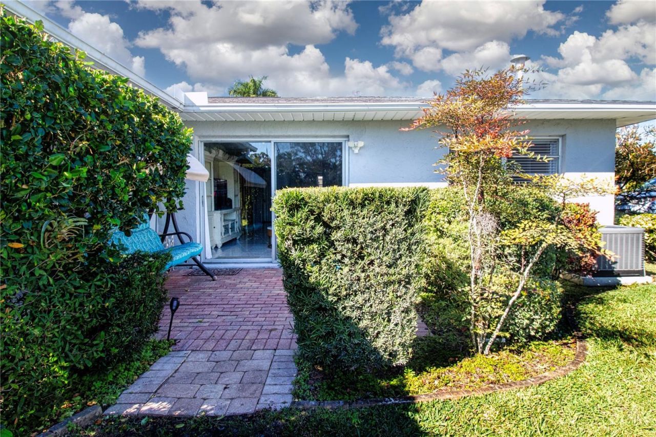 2115 9th Avenue W, Unit 2A, Bradenton, FL 34205 Photo