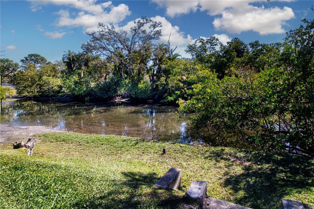 2115 9th Avenue W, Unit 2A, Bradenton, FL 34205 Photo