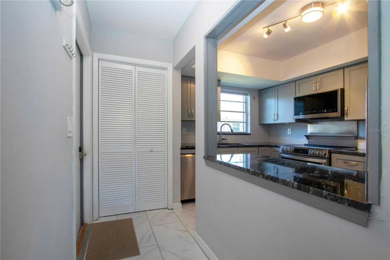 2115 9th Avenue W, Unit 2A, Bradenton, FL 34205 Photo