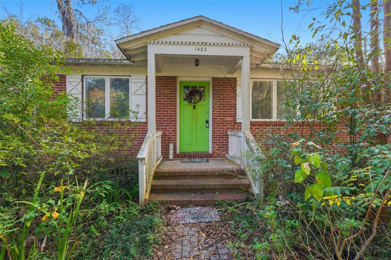 1423 NW 11th Road, Gainesville, FL 32605 Main Photo